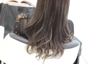 明るいカラーでも白髪は染まる??