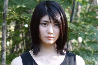 女優 明日香のコラム「話題のオリーブカラーについて」