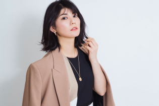 女優 明日香のコラム 美容師さんに聞いてみた「今バズっているヘアスタイル紹介!!」