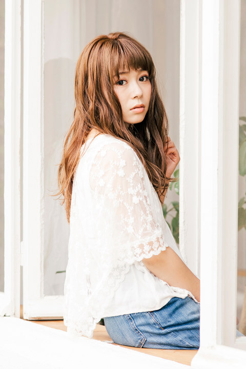 ショートバングロングヘアー オリーブ系アッシュカラー 美容室イメージア Image A